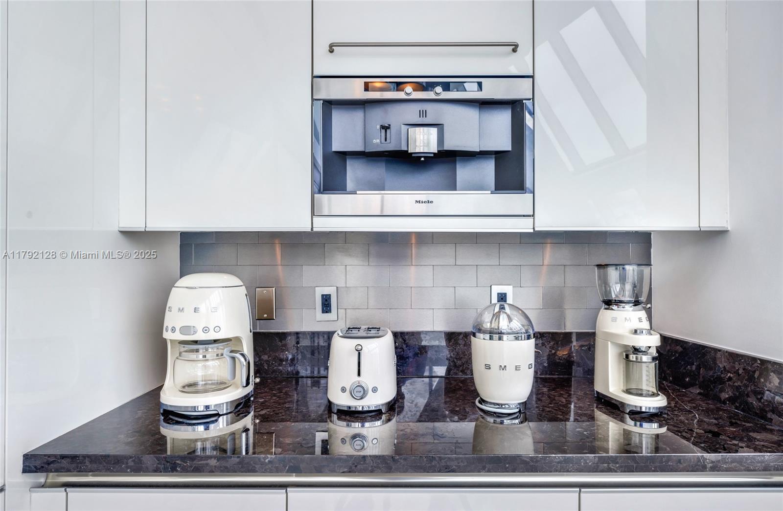 ARTECH RESIDENCES AT AVEN - Residential Lease