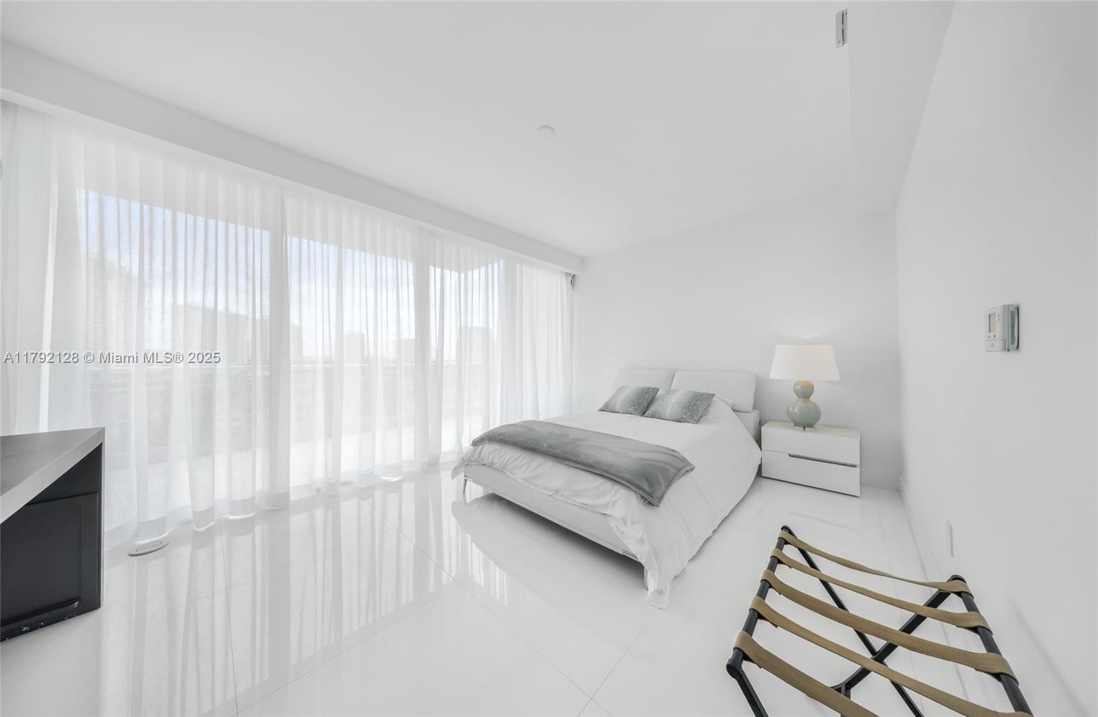 ARTECH RESIDENCES AT AVEN - Residential Lease