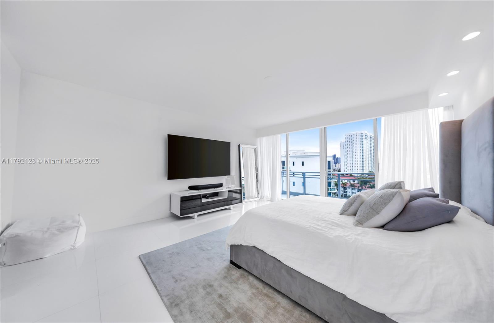 ARTECH RESIDENCES AT AVEN - Residential Lease