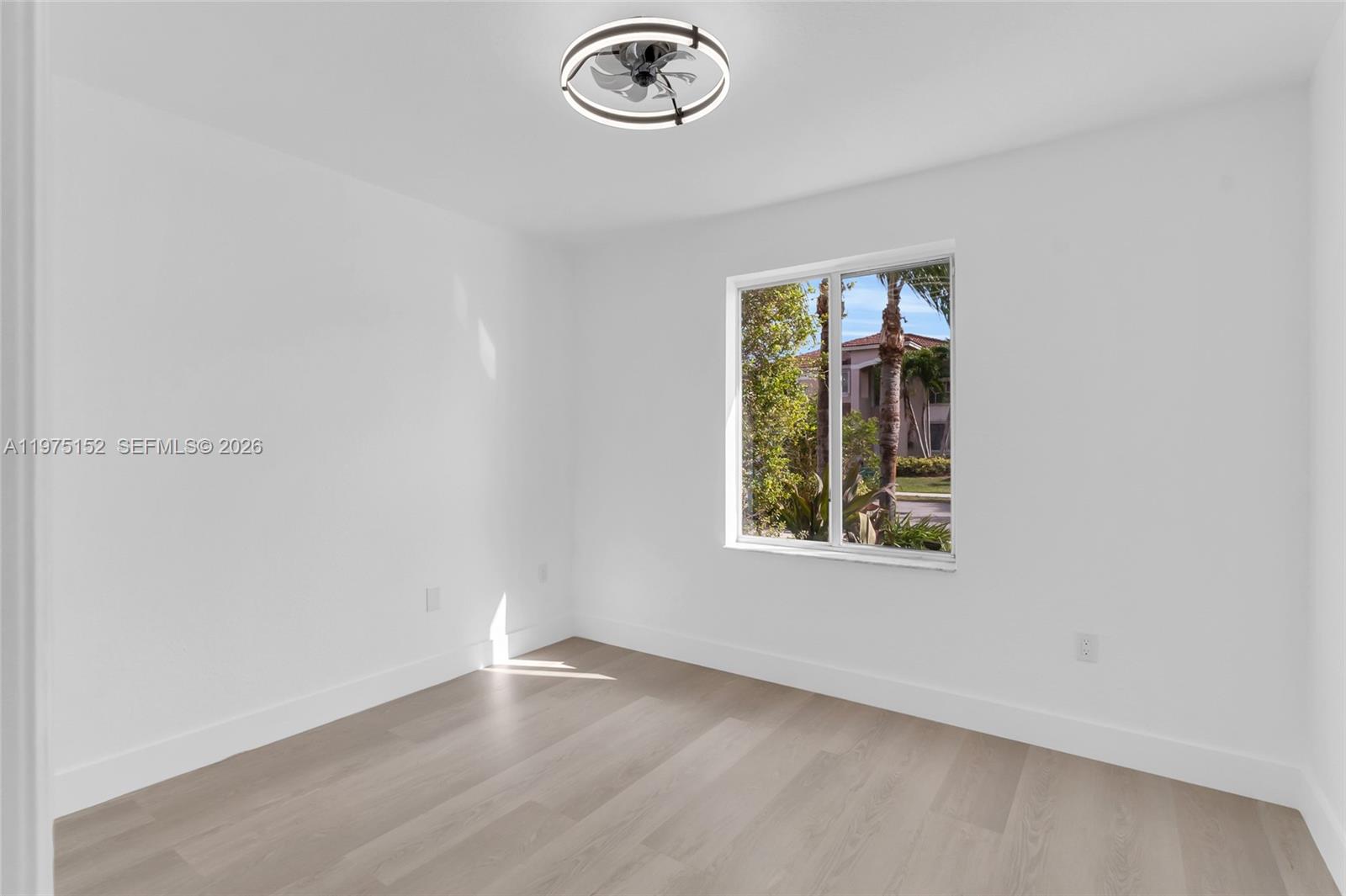 SUNSET LAKES ESTATES 1ST - Residential