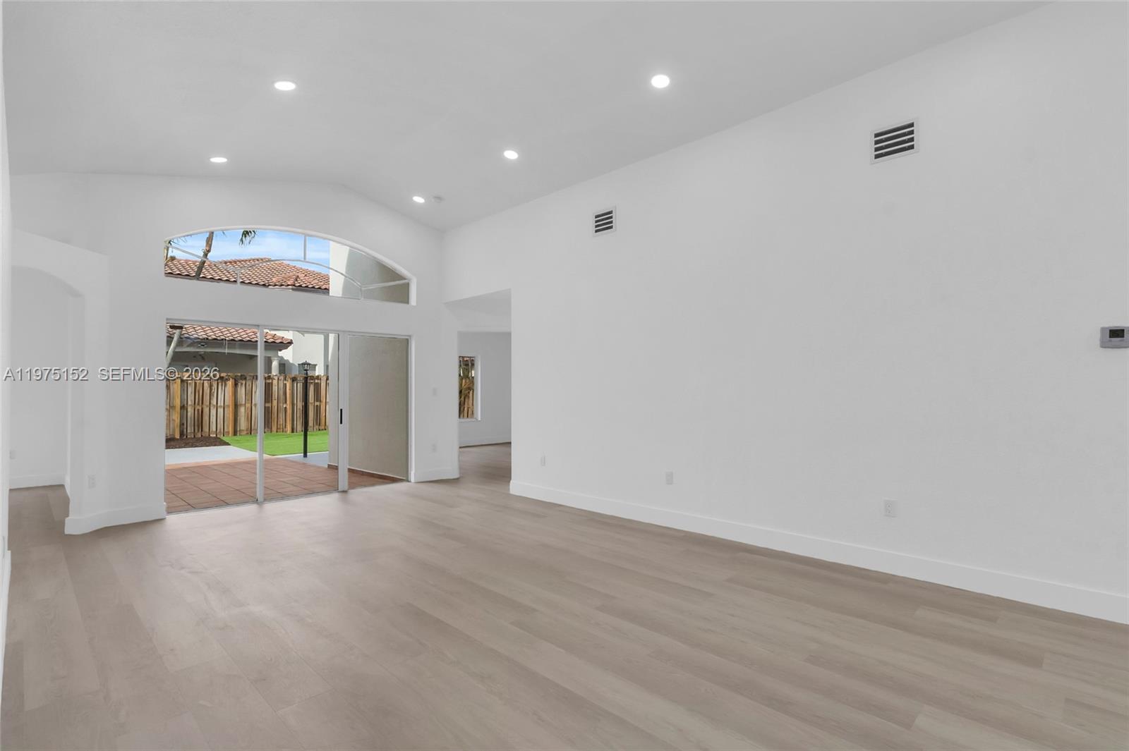 SUNSET LAKES ESTATES 1ST - Residential