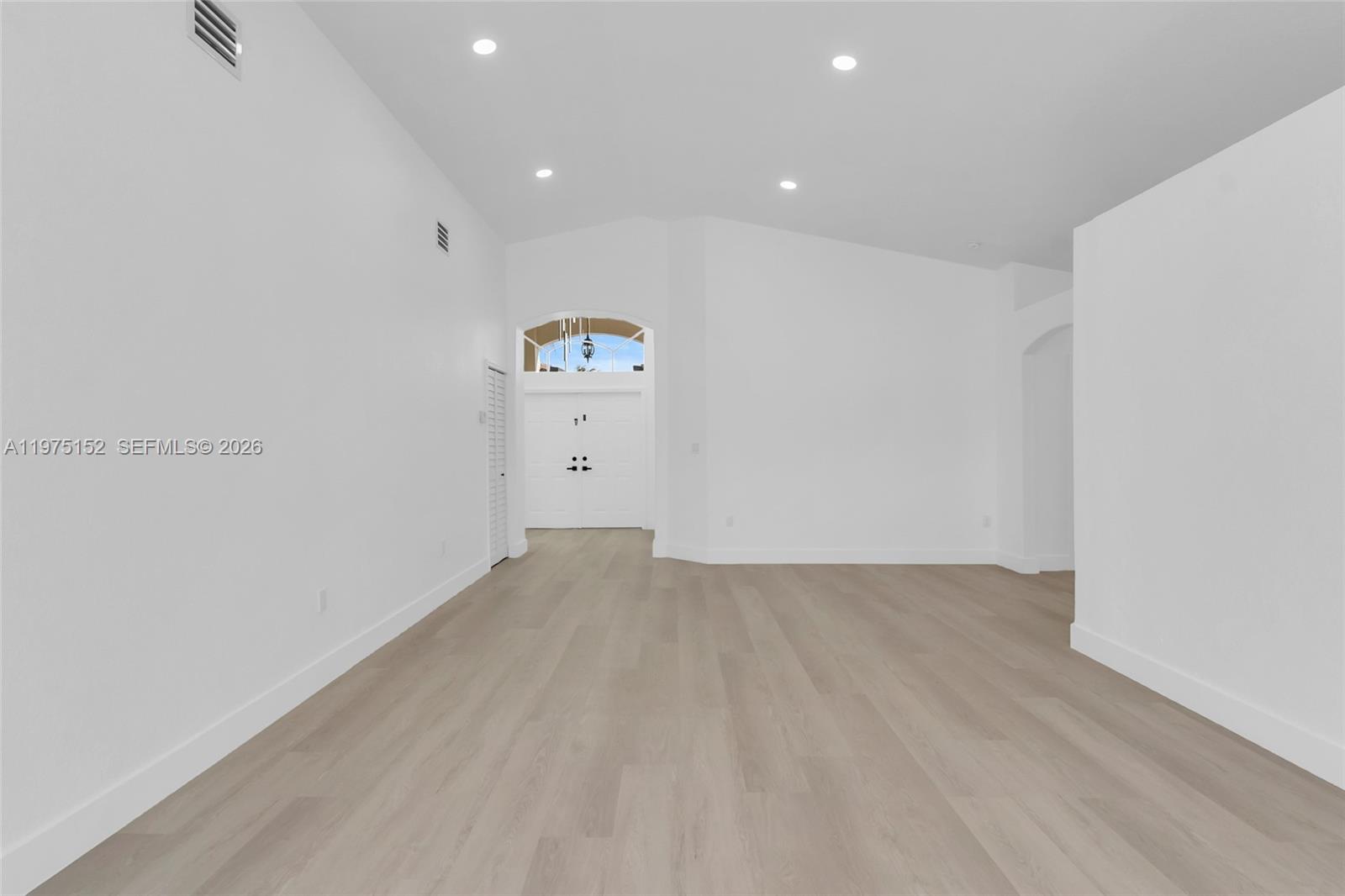 SUNSET LAKES ESTATES 1ST - Residential