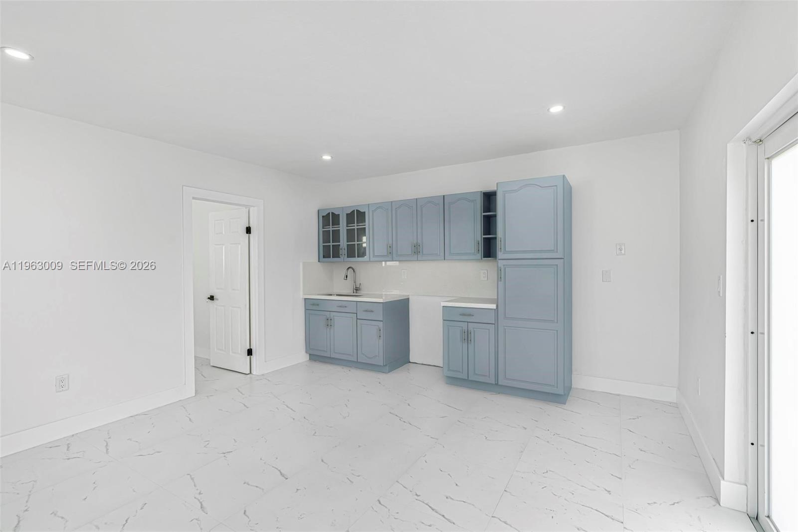 CORAL GABLES HEIGHTS - Residential Lease