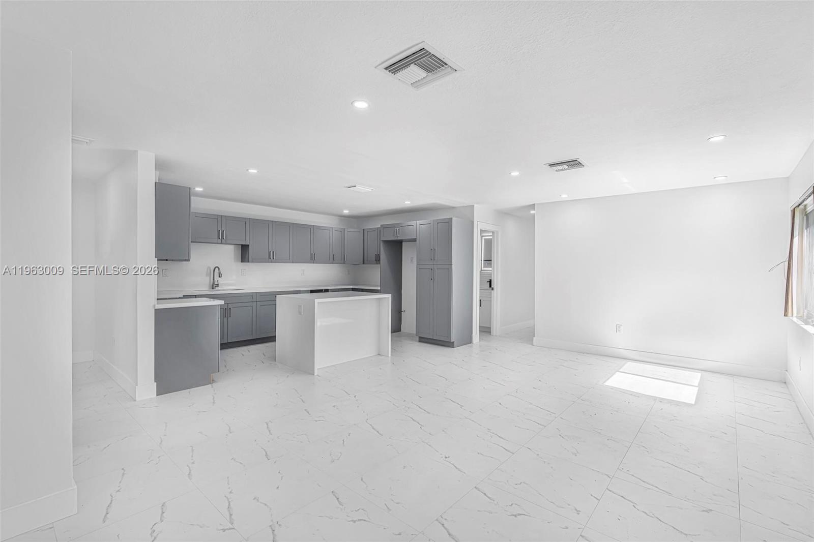 CORAL GABLES HEIGHTS - Residential Lease