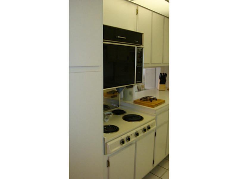 PLAZA TOWERS SOUTH CONDO - Residential Lease