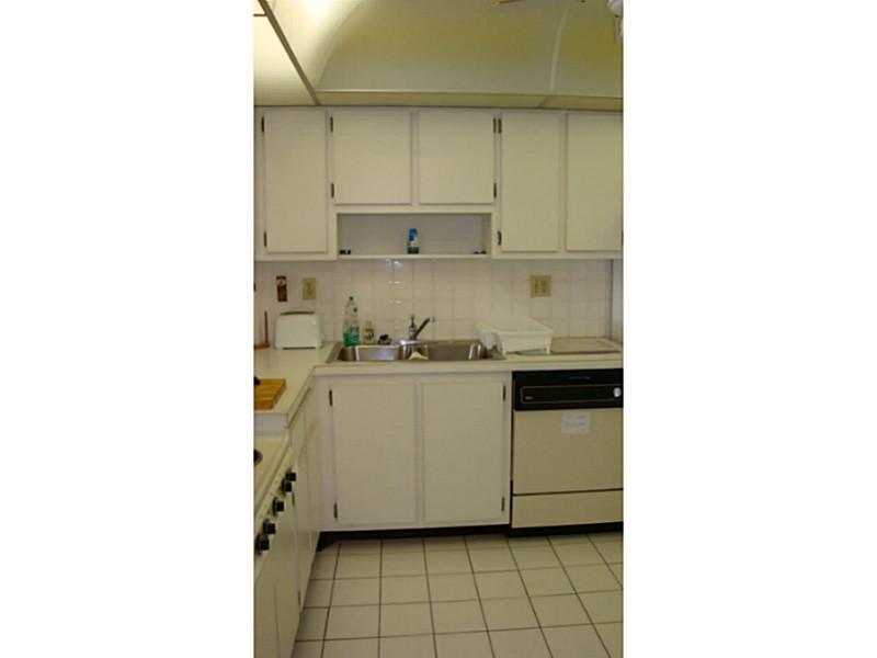 PLAZA TOWERS SOUTH CONDO - Residential Lease