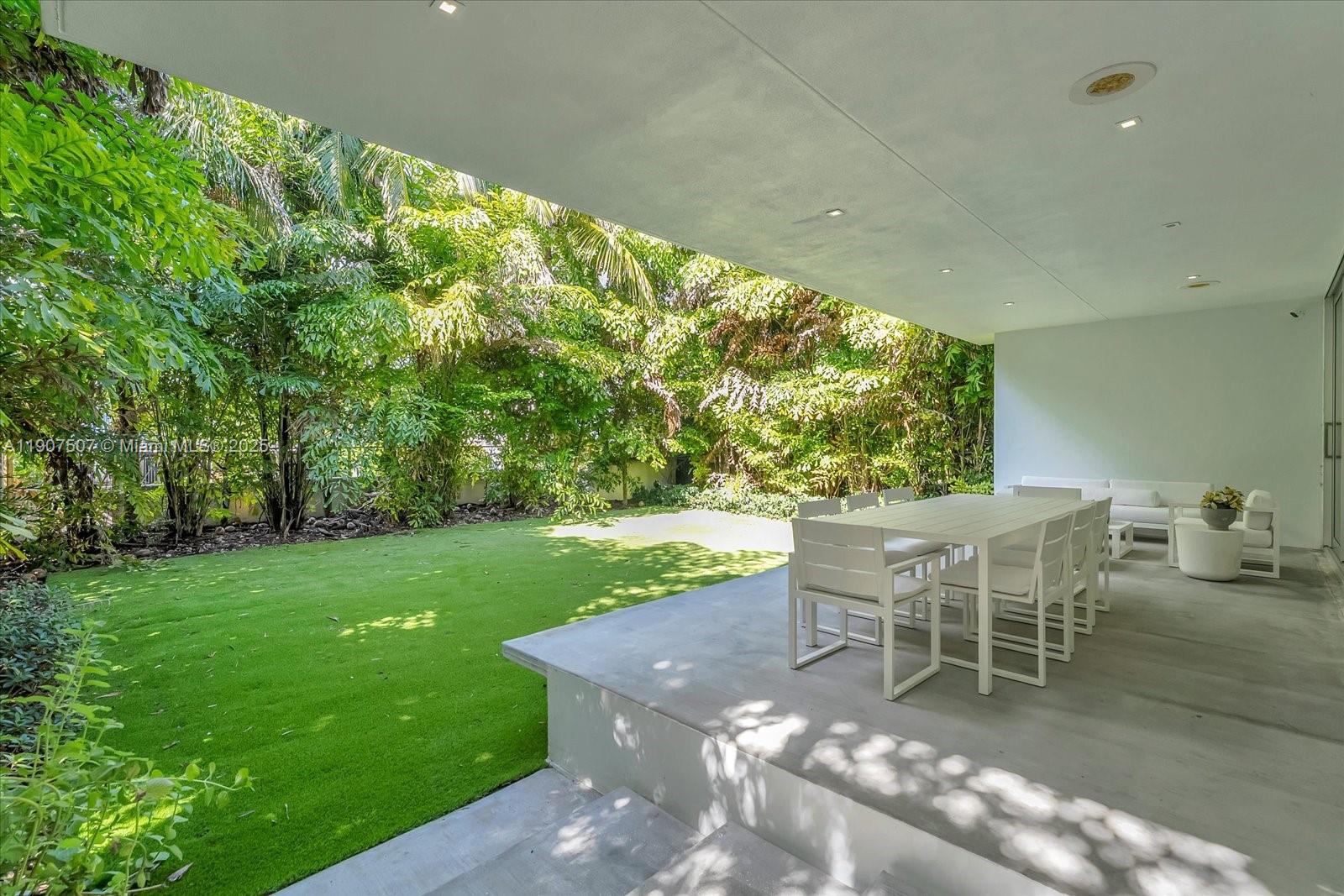 ALTOS DEL MAR NO 1 - Residential