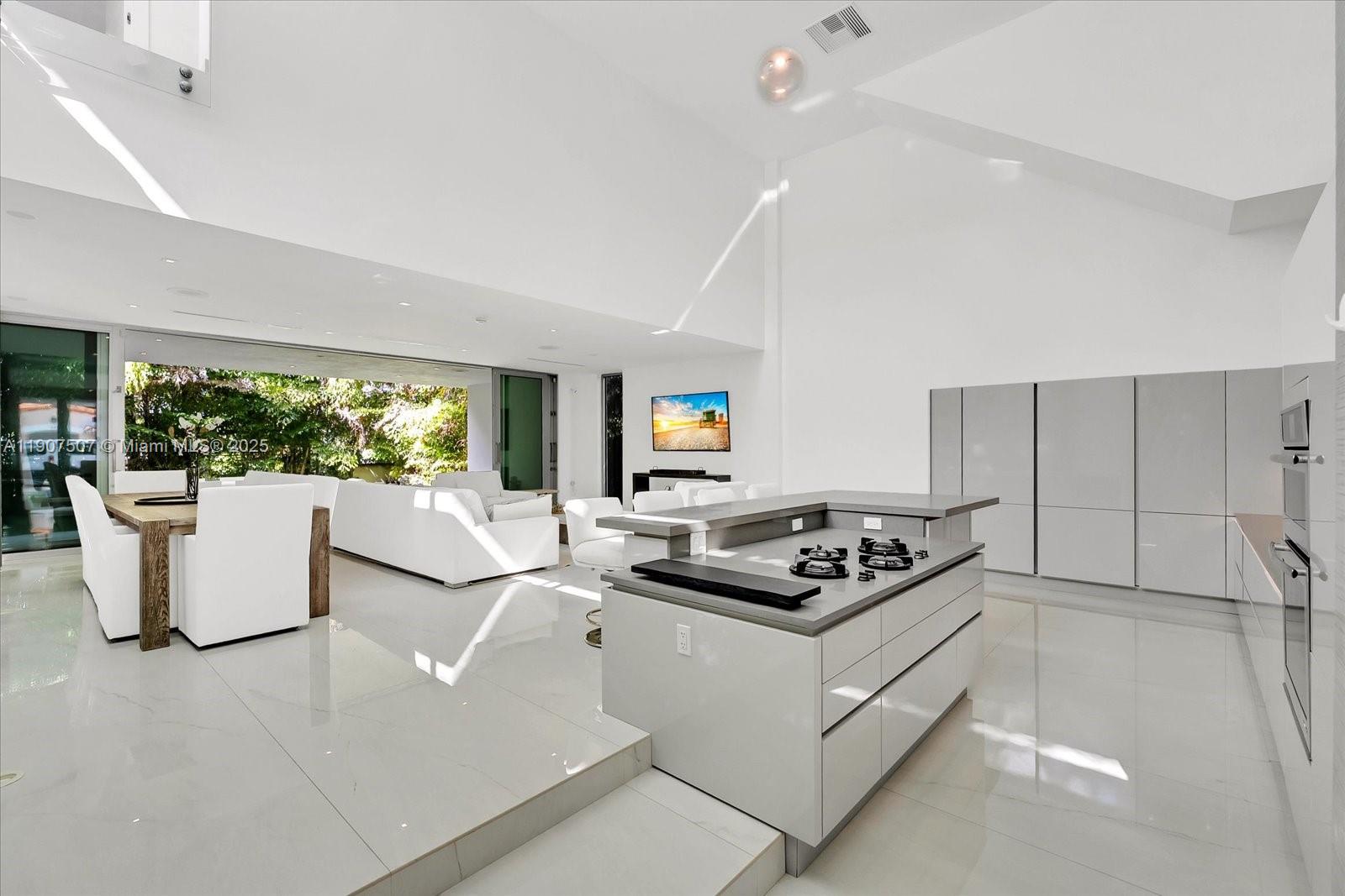 ALTOS DEL MAR NO 1 - Residential