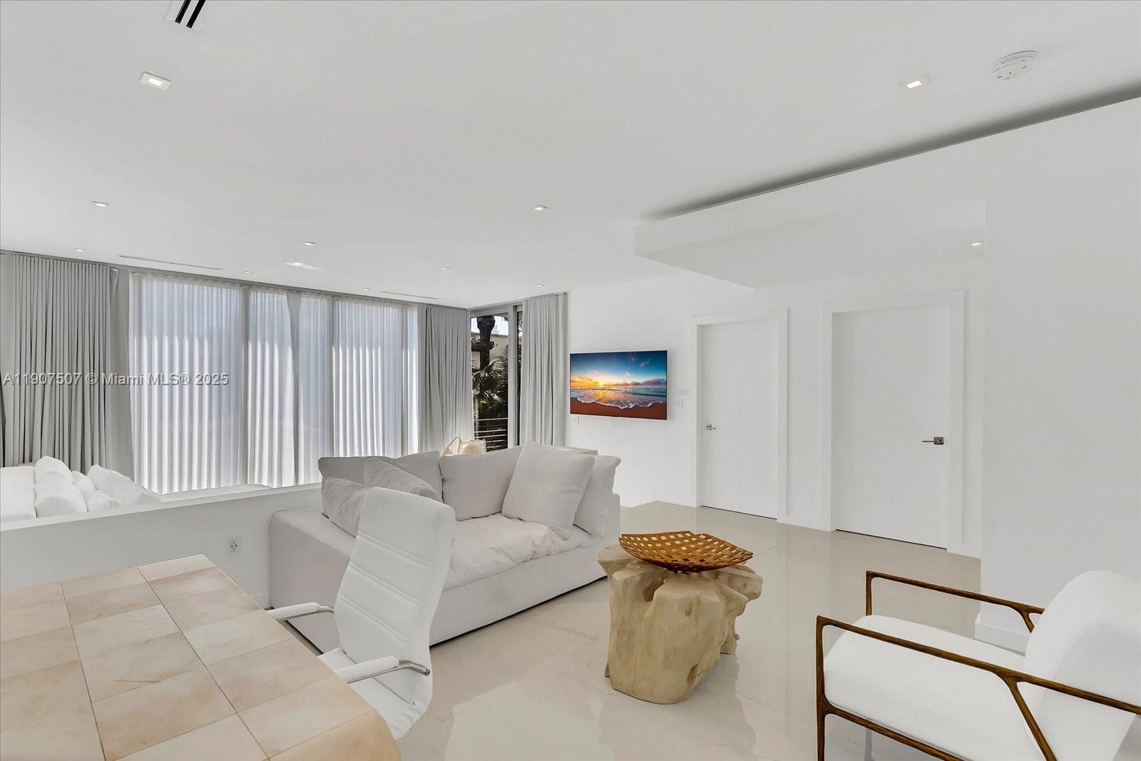 ALTOS DEL MAR NO 1 - Residential