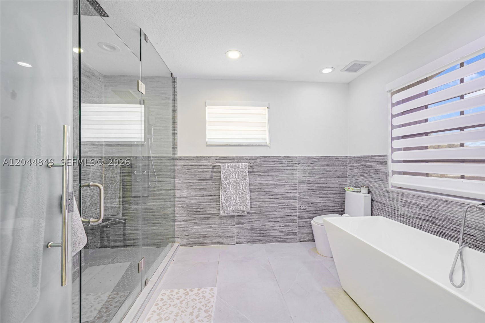 FOREST LAKES ESTATES SEC - Residential