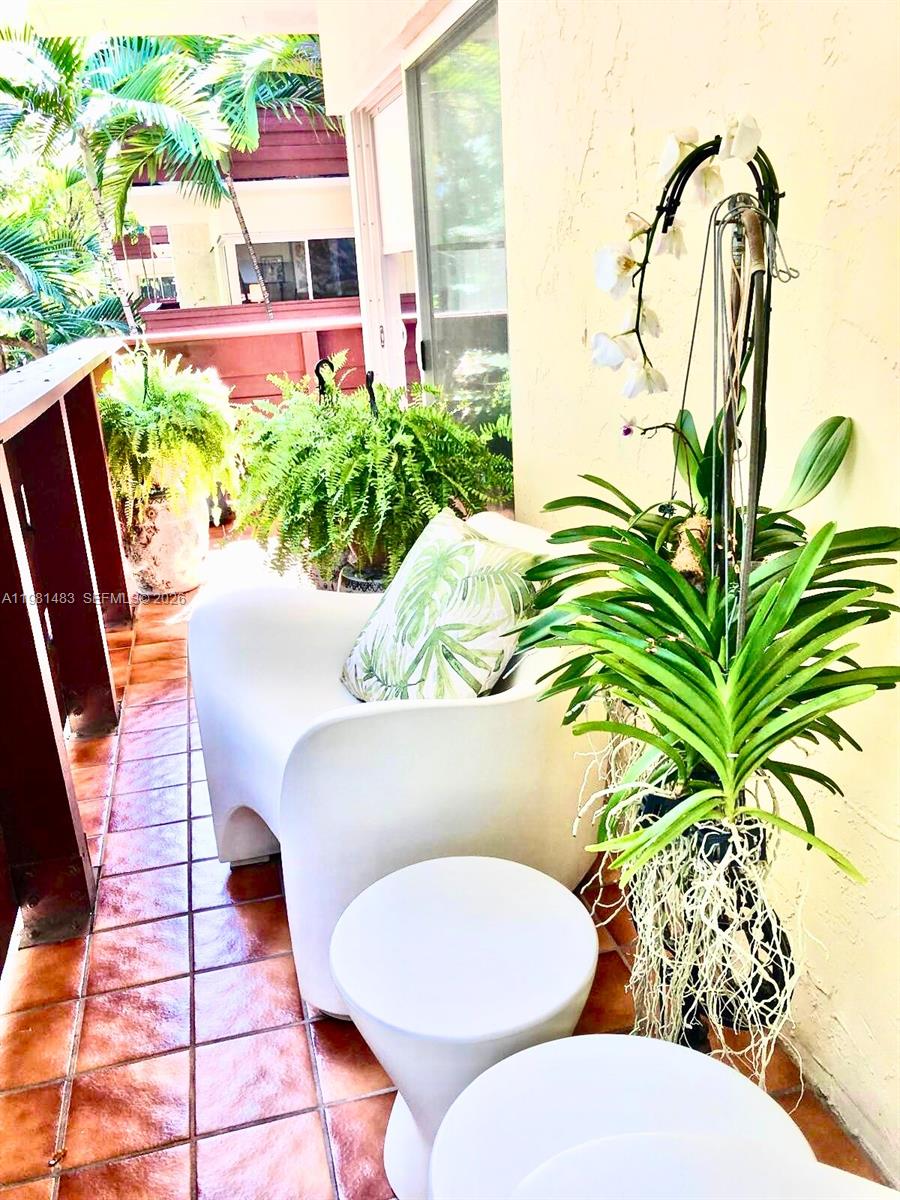 VILLA CAPRI CONDO - Residential