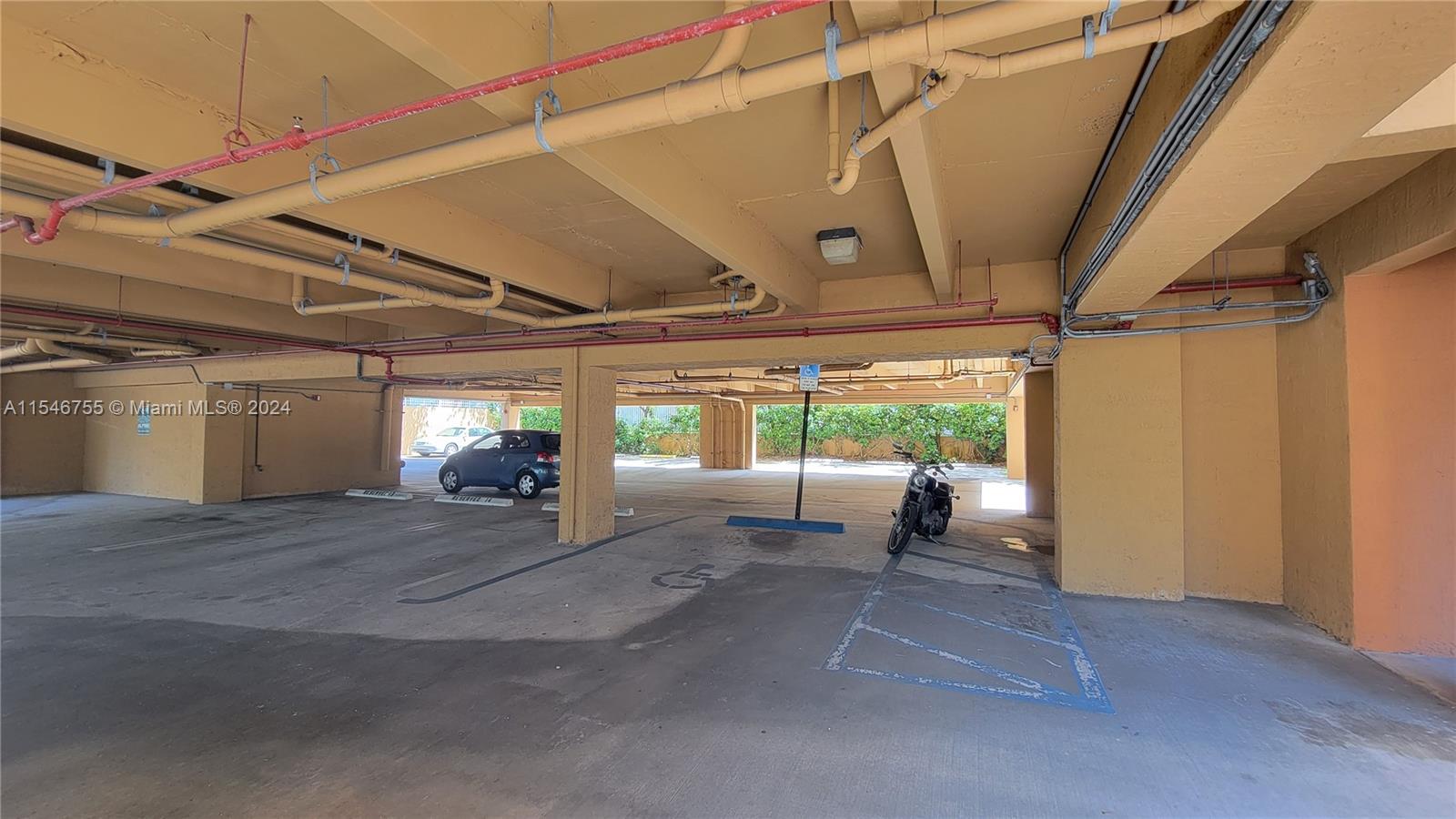 THE PALMS CONDO - Residential Lease