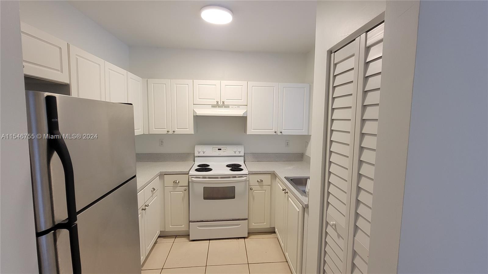 THE PALMS CONDO - Residential Lease