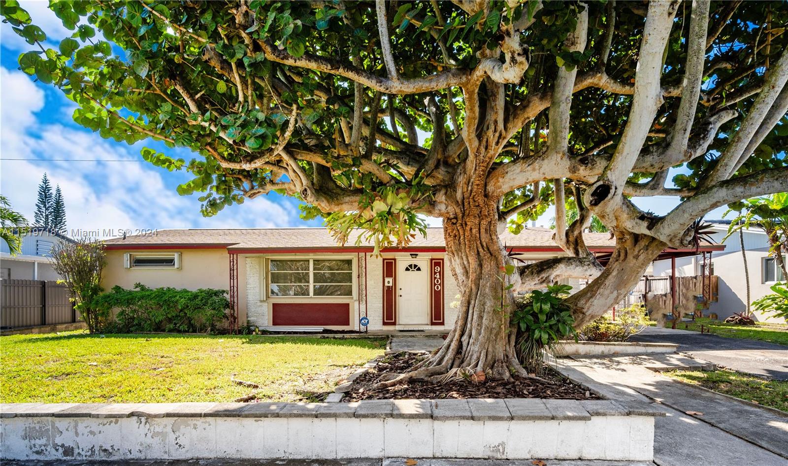 CORAL GARDENS - Residential