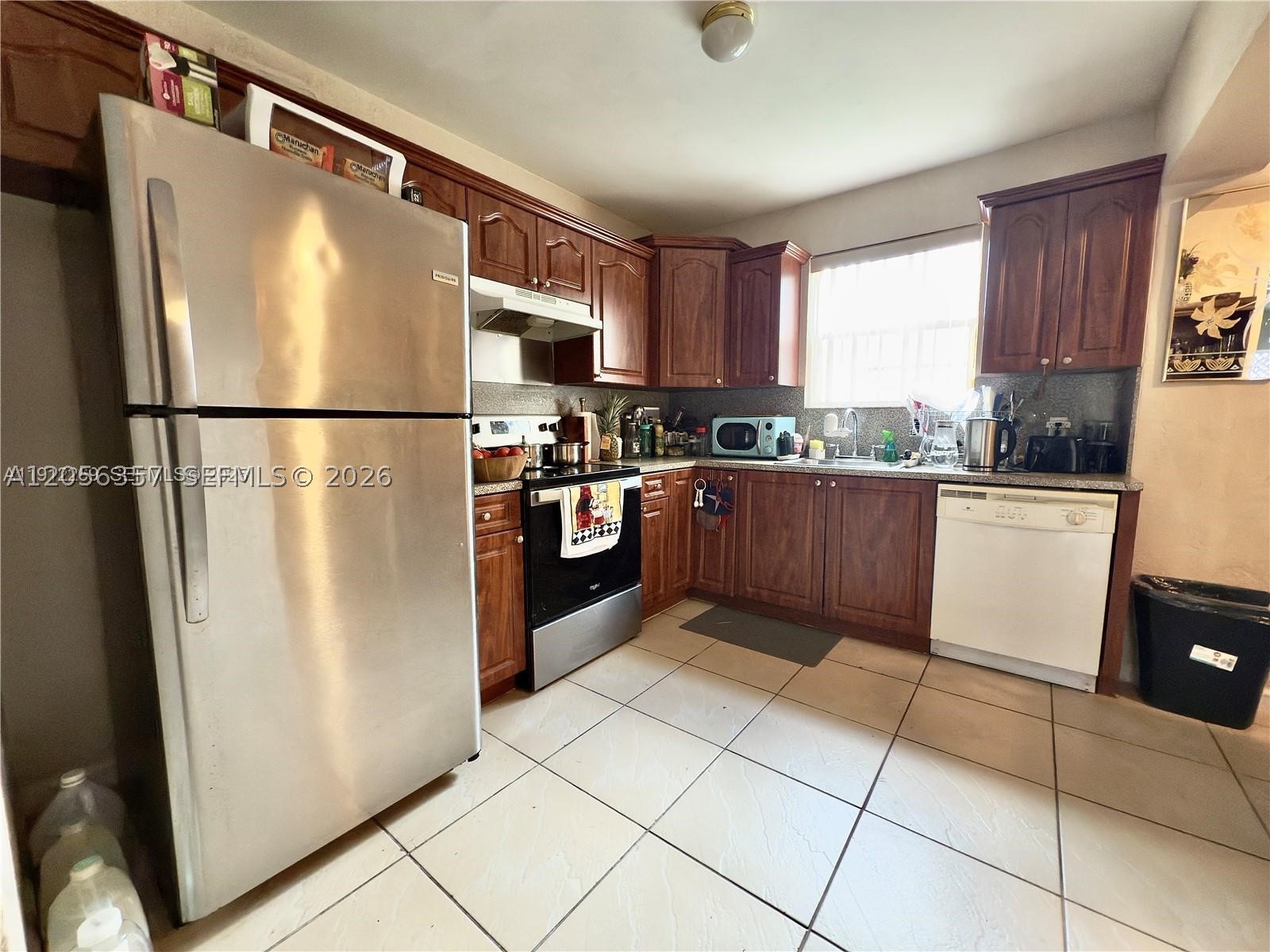 HOLLYWOOD BEACH HEIGHTS S - Residential