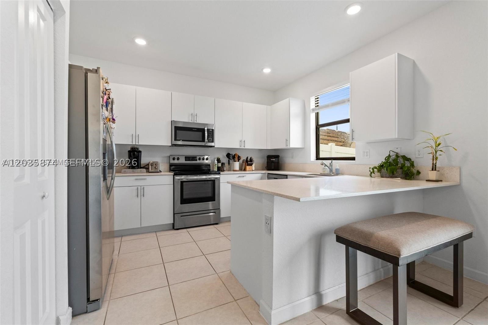 VISTA LAGO - Residential
