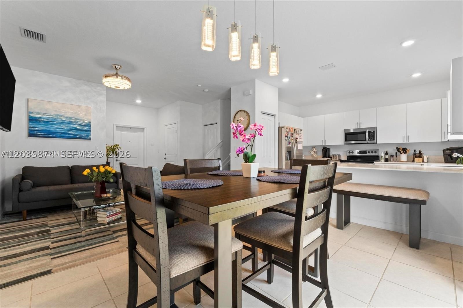 VISTA LAGO - Residential