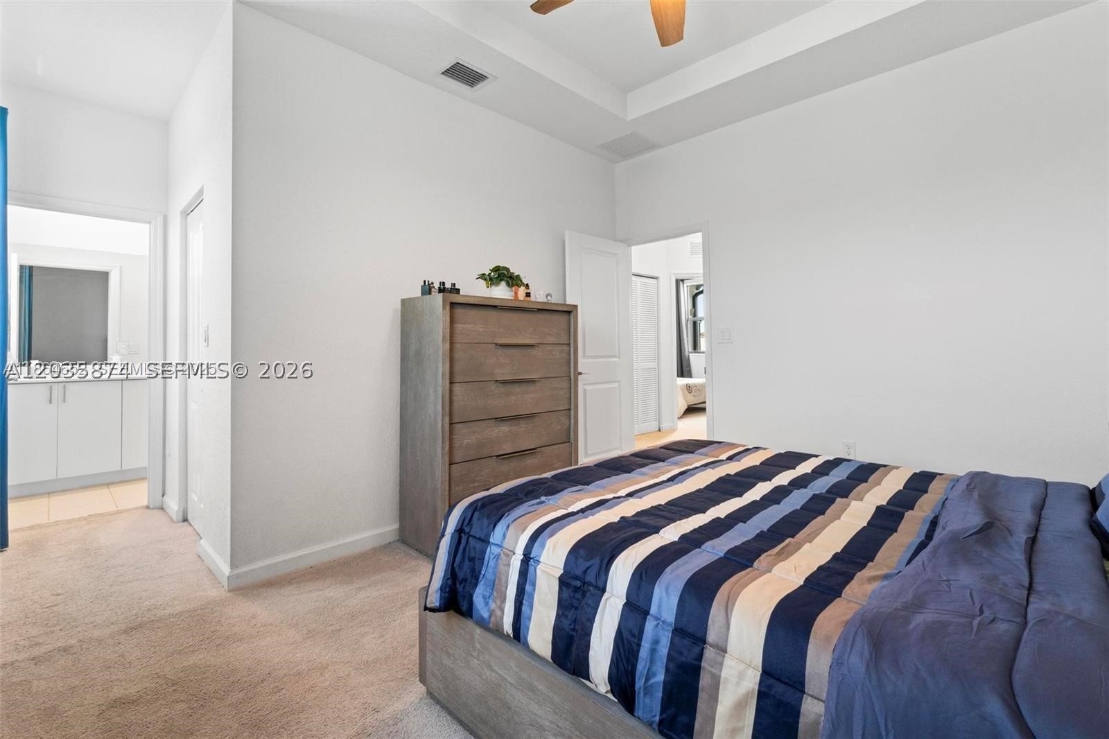 VISTA LAGO - Residential