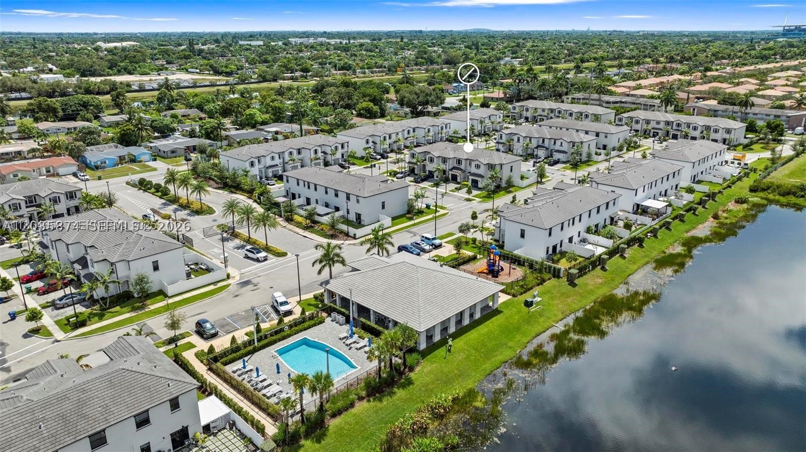 VISTA LAGO - Residential