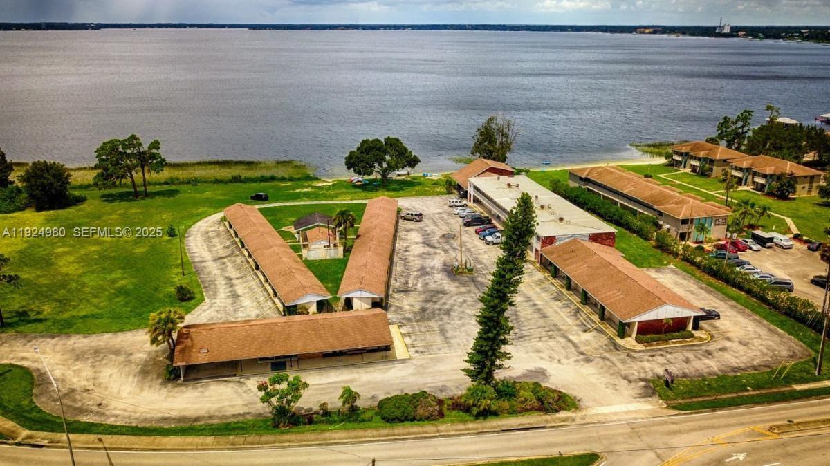 43 UNITS LAKEFRONT
OWN A LITTLE CITY
6 BUILDINGS
    8 UNIT BUILDING
    8 UNIT BUILDING
    8 UNIT BUILDING
    18 UNIT BUILDING DOUBLE T CONCRETE BUILT LIKE A BOMB SHELTER
    2 STORY SINGLE FAMILY LAKE HOUSE
    HUGE OFFICE WITH RECEPTION, CONFERENCE ROOM, OFFICE, FULL KITCHEN
3.5 ACRES LAKEFRONT SITE ACCROSS THE STREET FROM PUBLIX, CVS, BEALS OUTLET, DOLLAR TREE AND MORE
DOUBLE INTERSECTION OF US 27 AND FAMOUS LAKE VIEW DRIVE SEBRING FL 33870