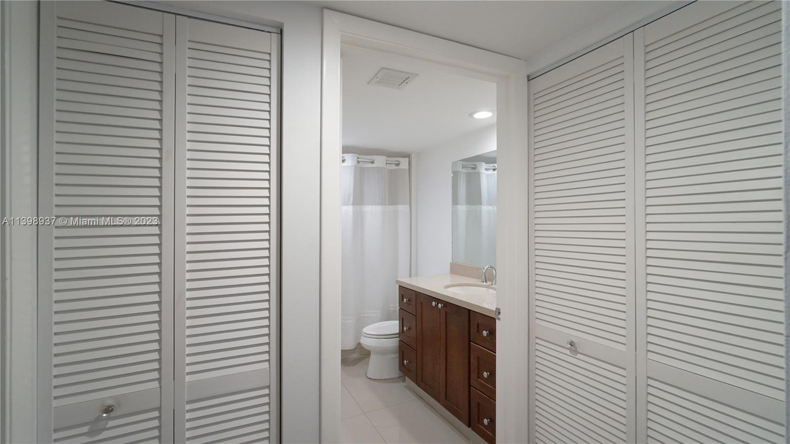 CONDO 27 OF WHITEHALL CON - Residential