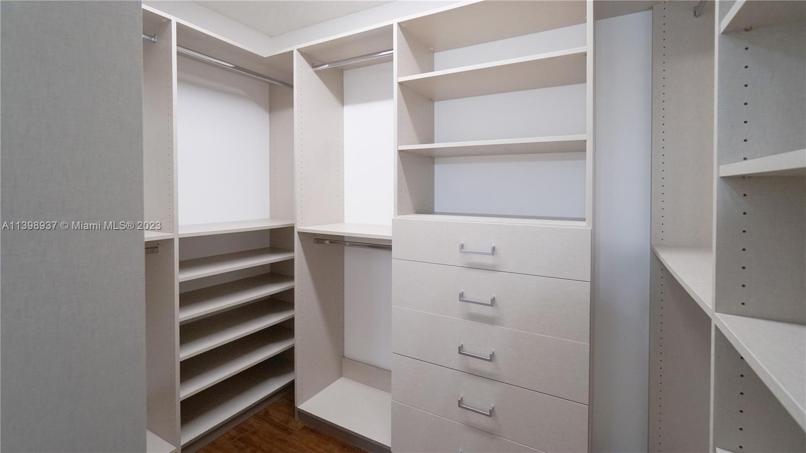 CONDO 27 OF WHITEHALL CON - Residential