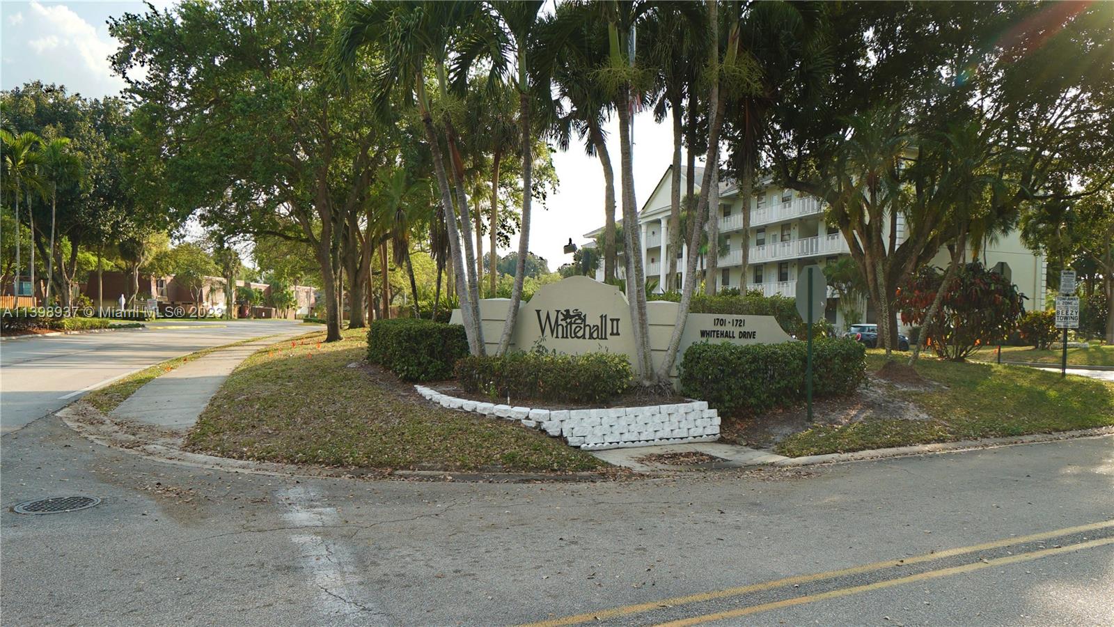 CONDO 27 OF WHITEHALL CON - Residential