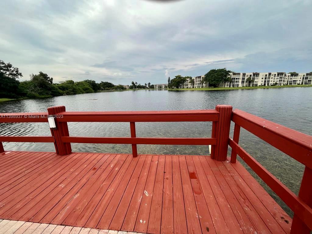 CONDO 27 OF WHITEHALL CON - Residential