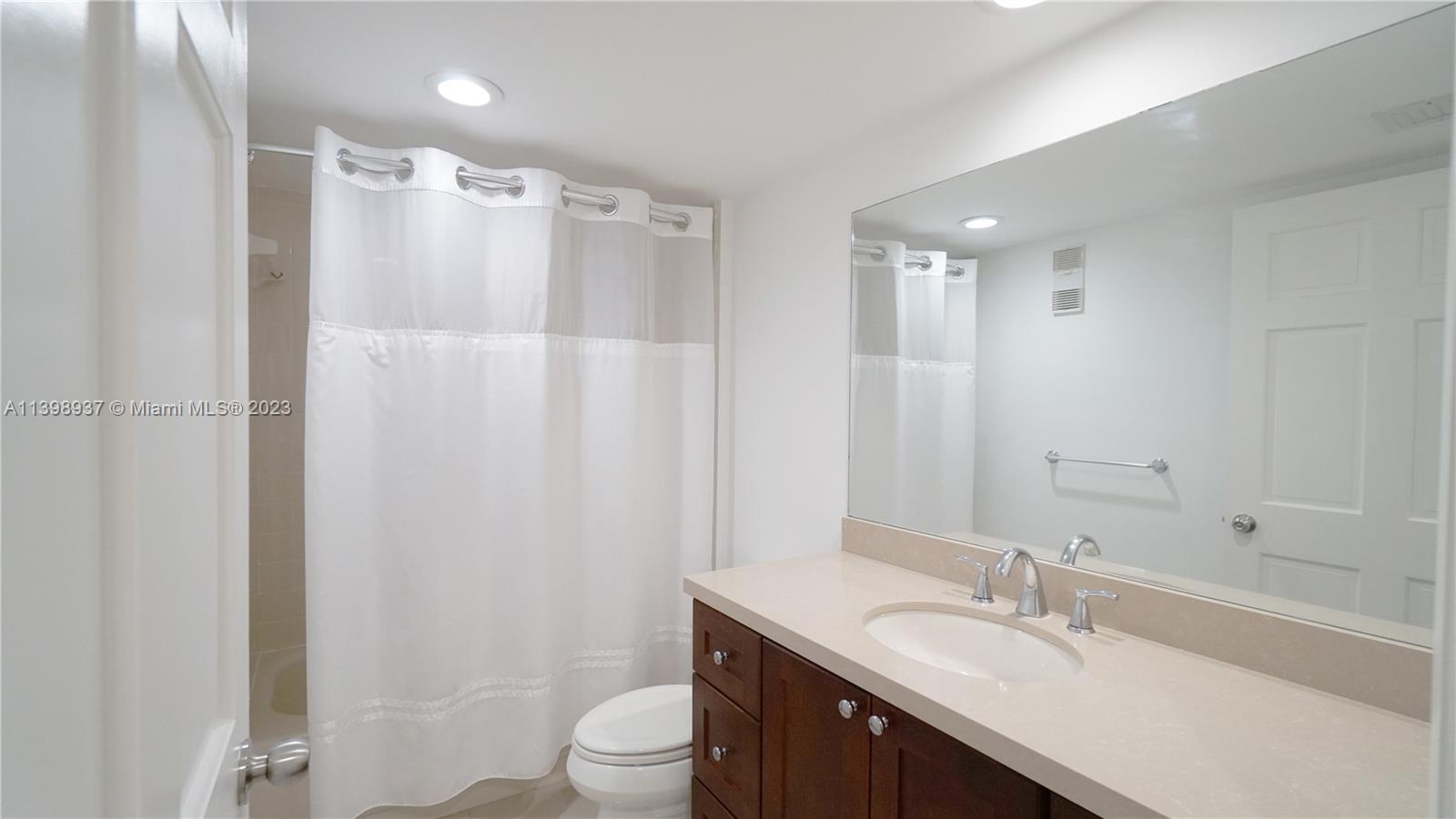 CONDO 27 OF WHITEHALL CON - Residential