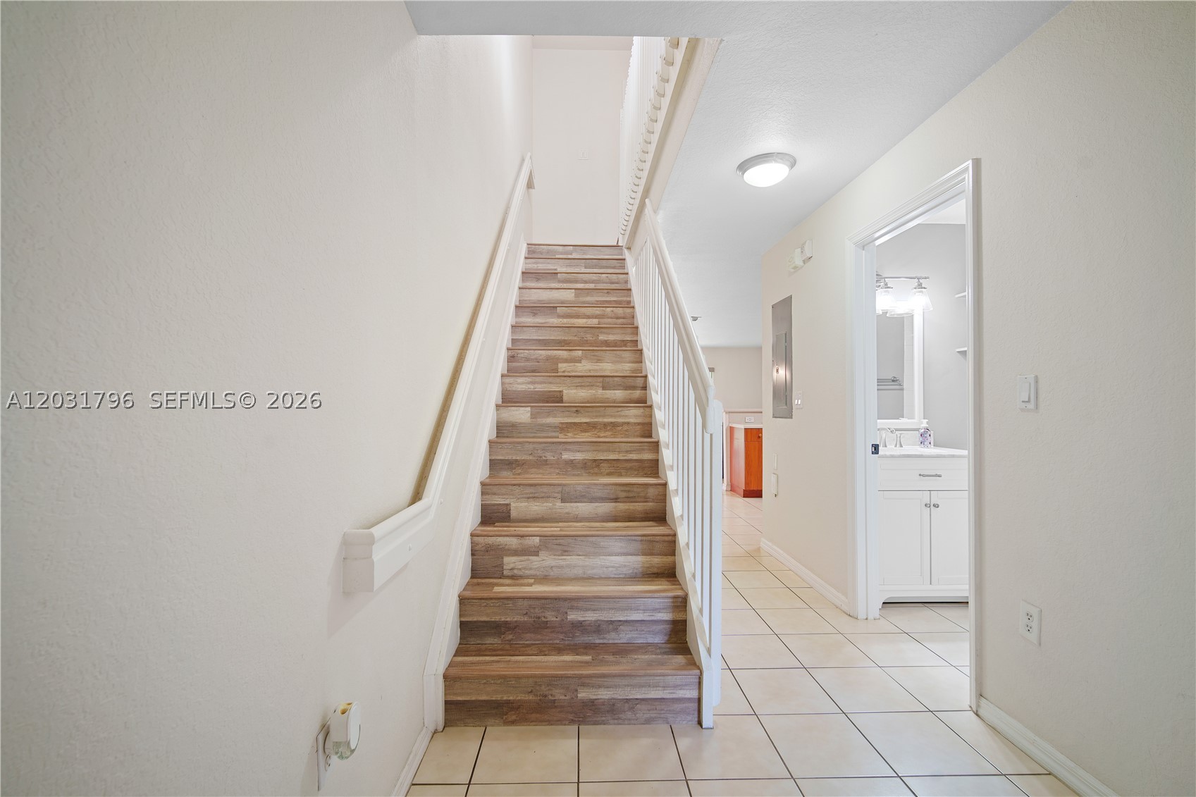 MELROSE POINT CONDO - Residential