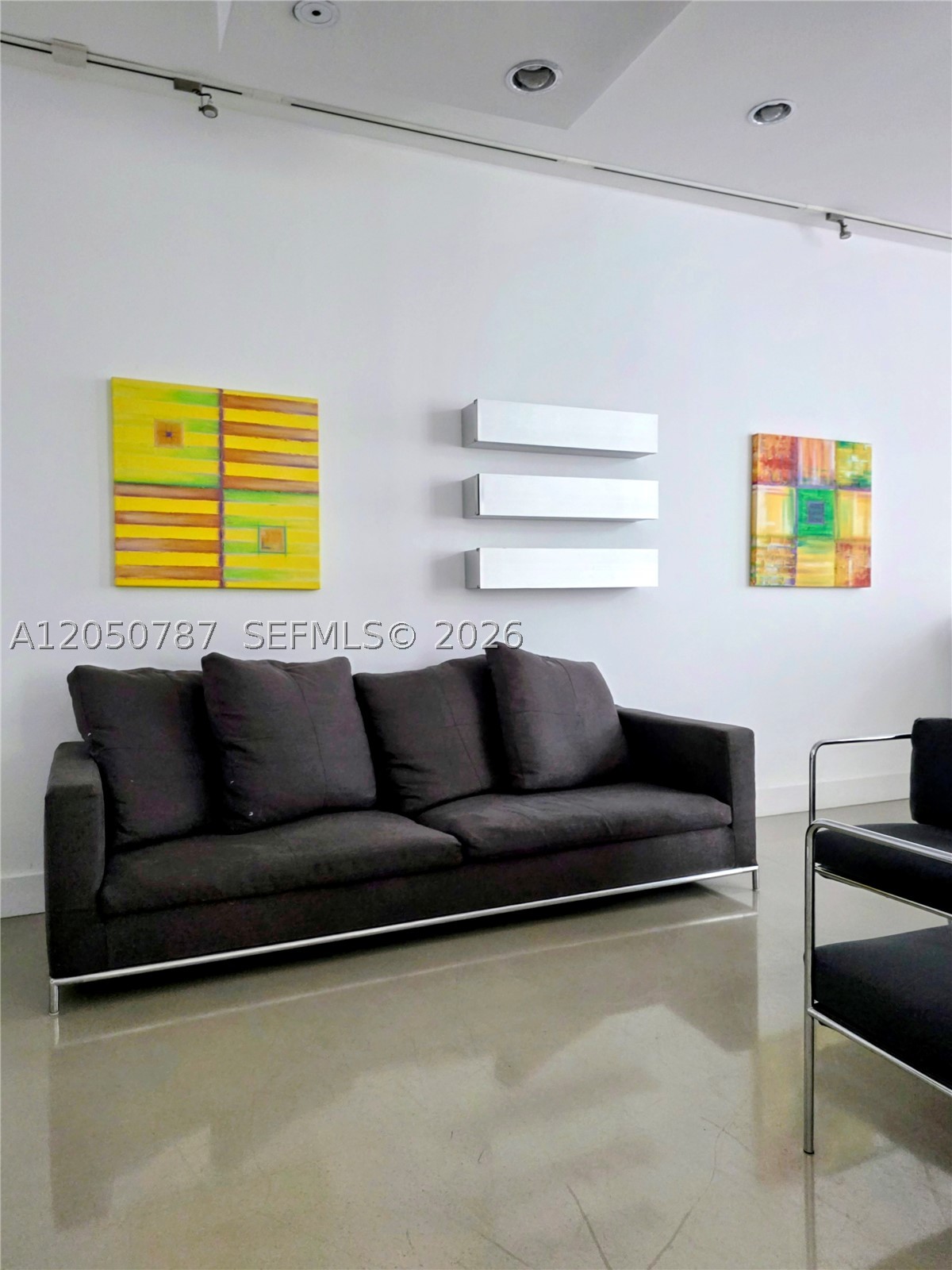 THE LOFT DOWNTOWN CONDO - Residential