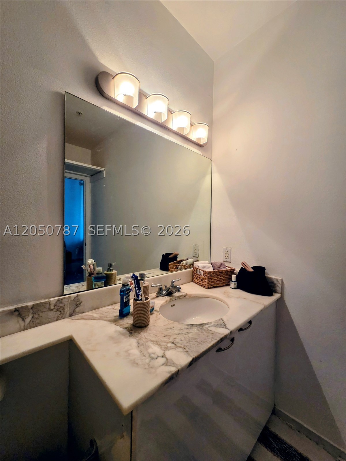 THE LOFT DOWNTOWN CONDO - Residential