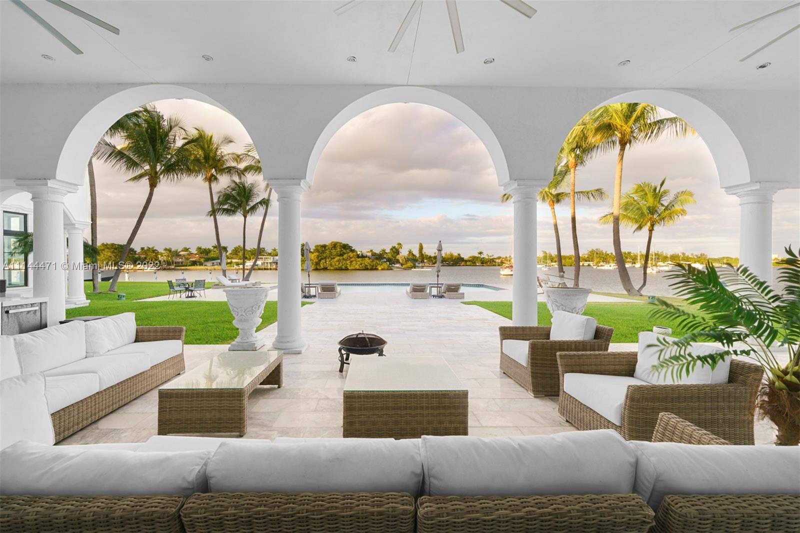 HOLLYWOOD LAKES SEC - Residential
