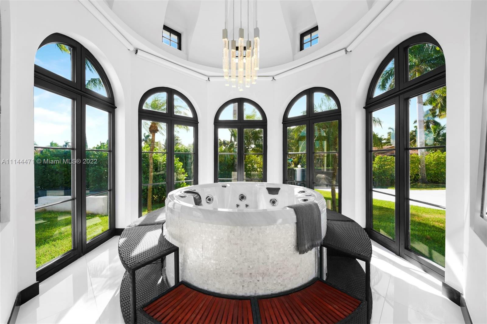 HOLLYWOOD LAKES SEC - Residential