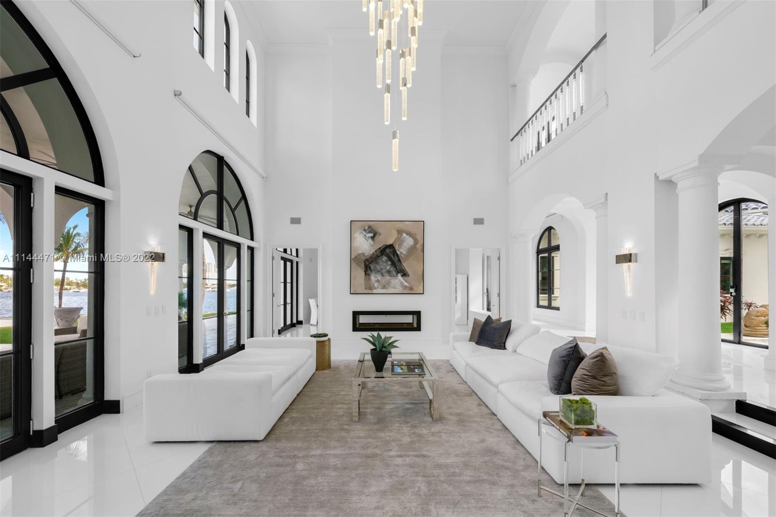 HOLLYWOOD LAKES SEC - Residential