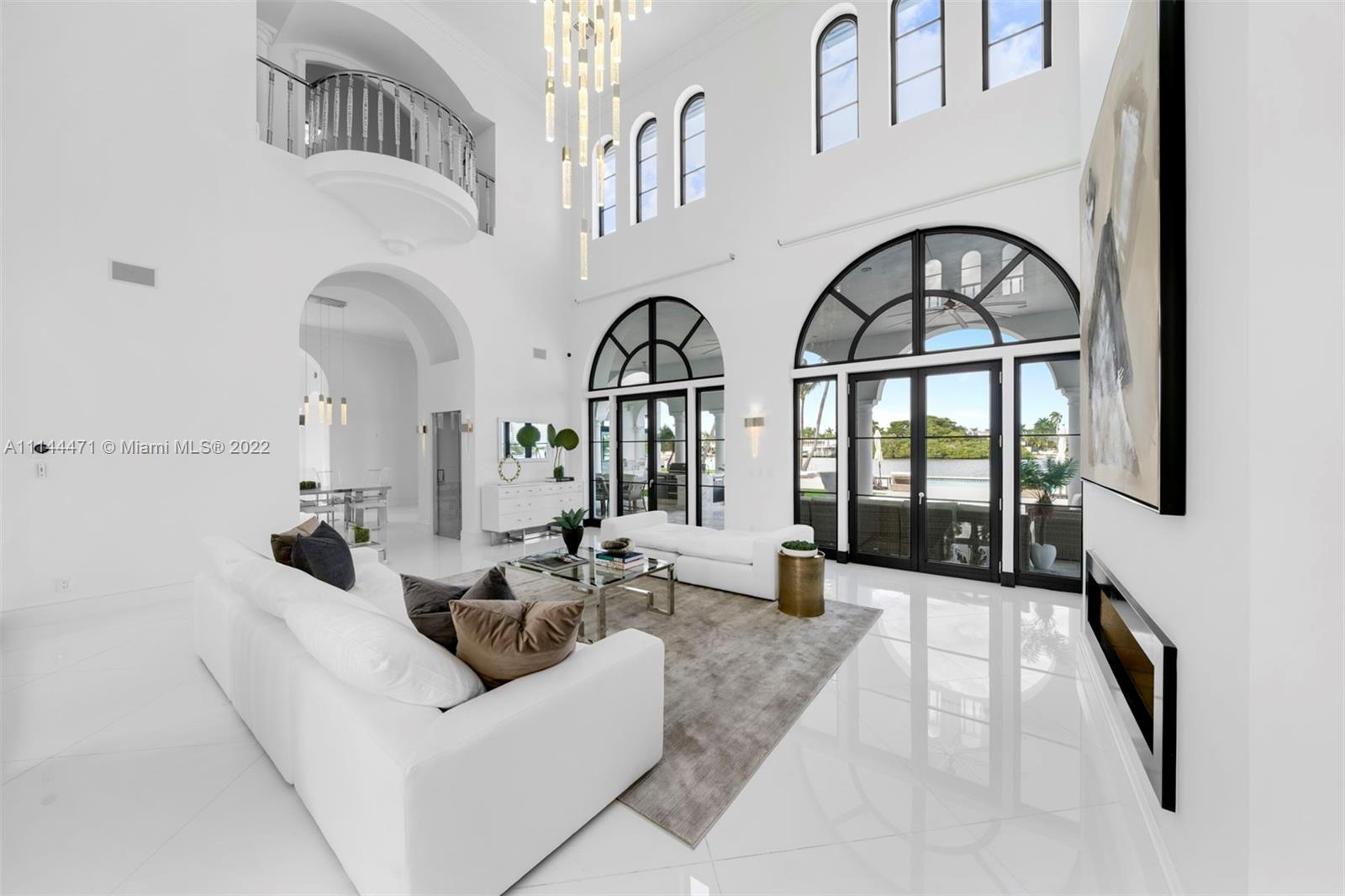 HOLLYWOOD LAKES SEC - Residential