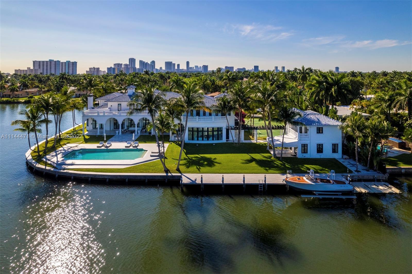 HOLLYWOOD LAKES SEC - Residential