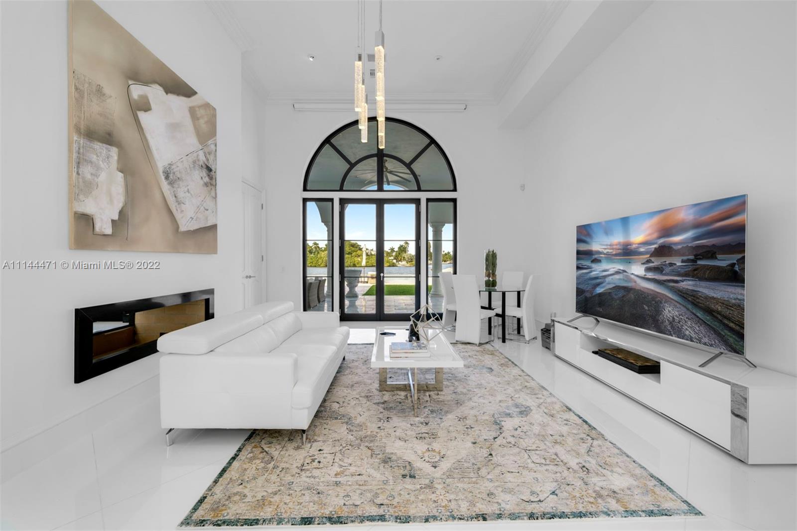 HOLLYWOOD LAKES SEC - Residential