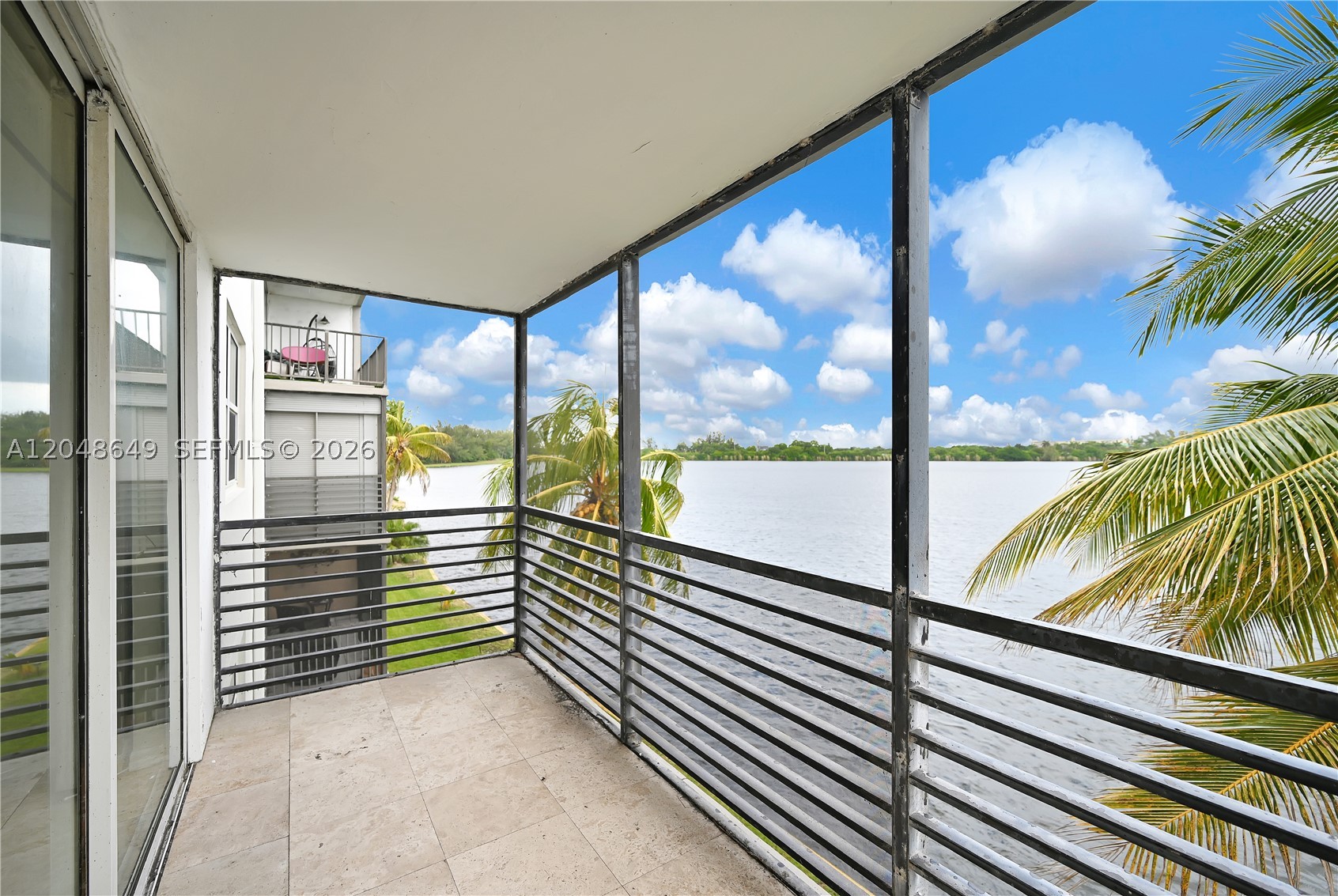 ROYAL BAHAMIAN WEST - Residential