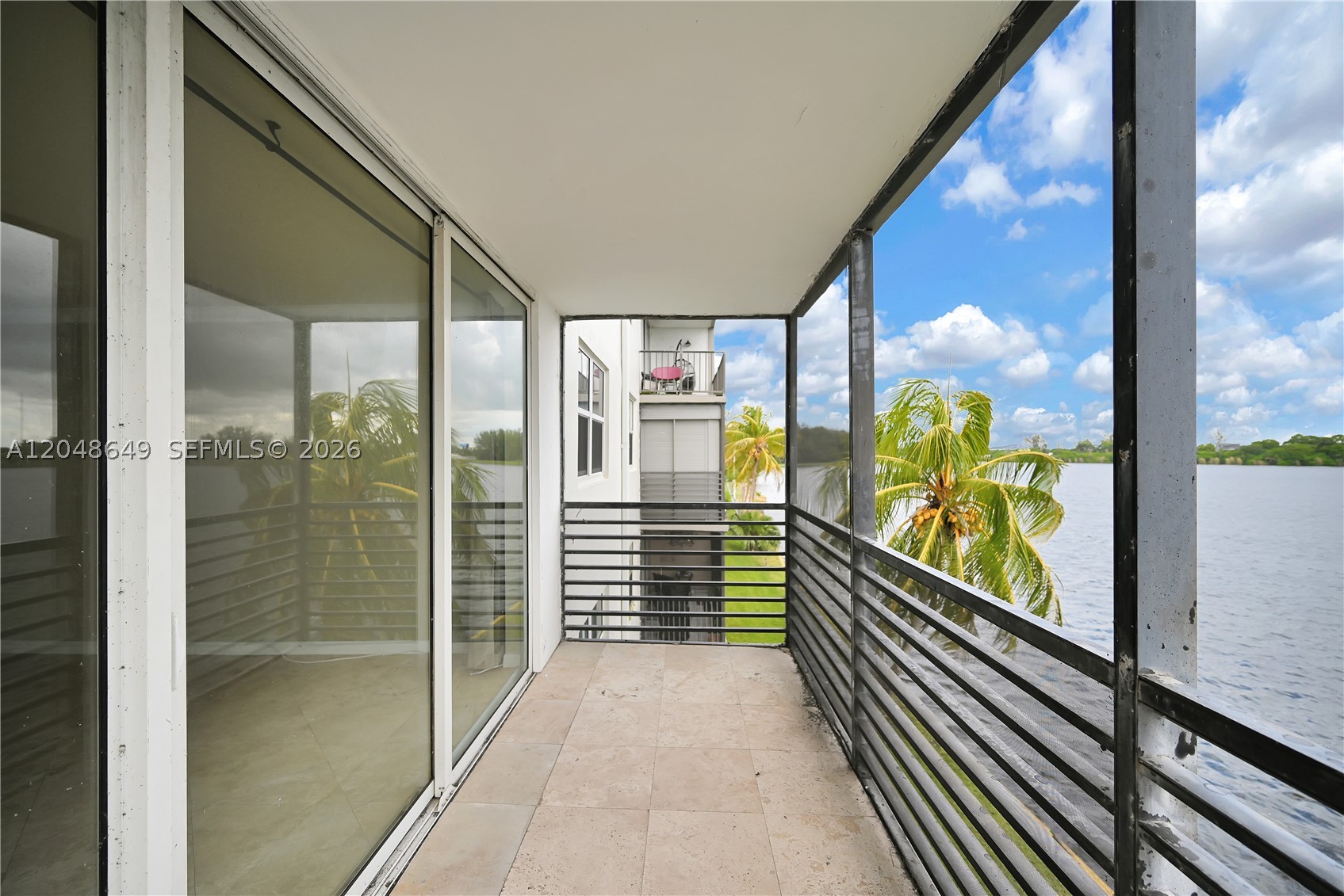 ROYAL BAHAMIAN WEST - Residential