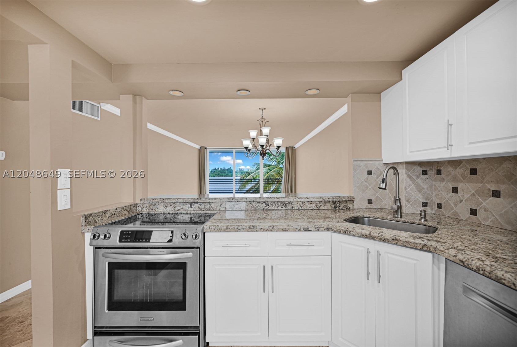 ROYAL BAHAMIAN WEST - Residential