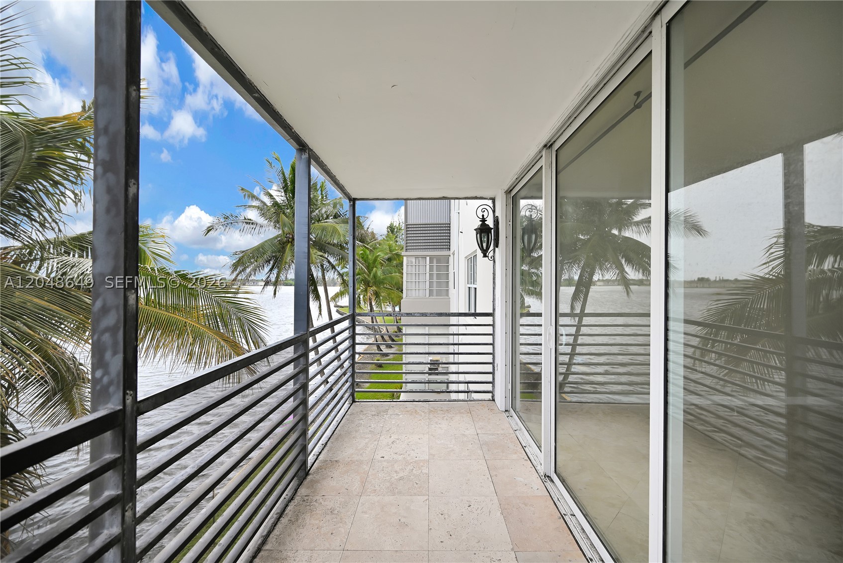 ROYAL BAHAMIAN WEST - Residential