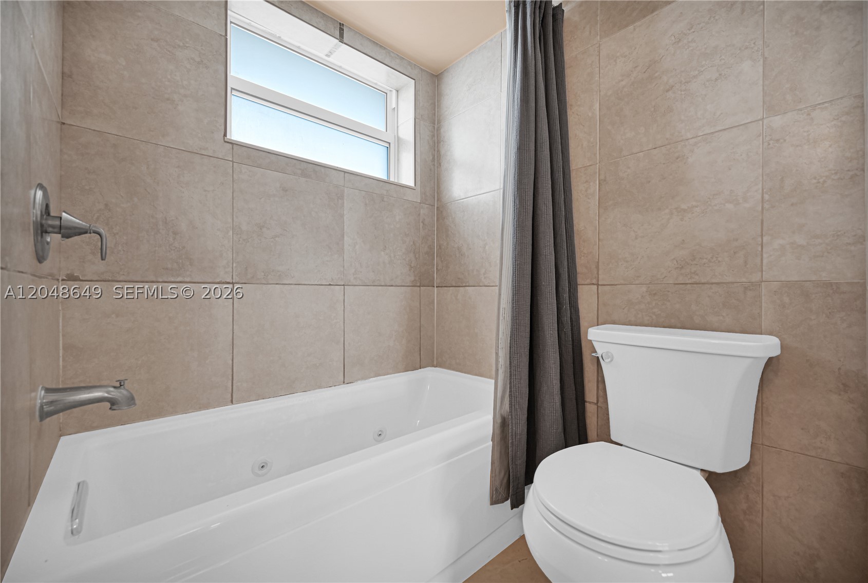 ROYAL BAHAMIAN WEST - Residential