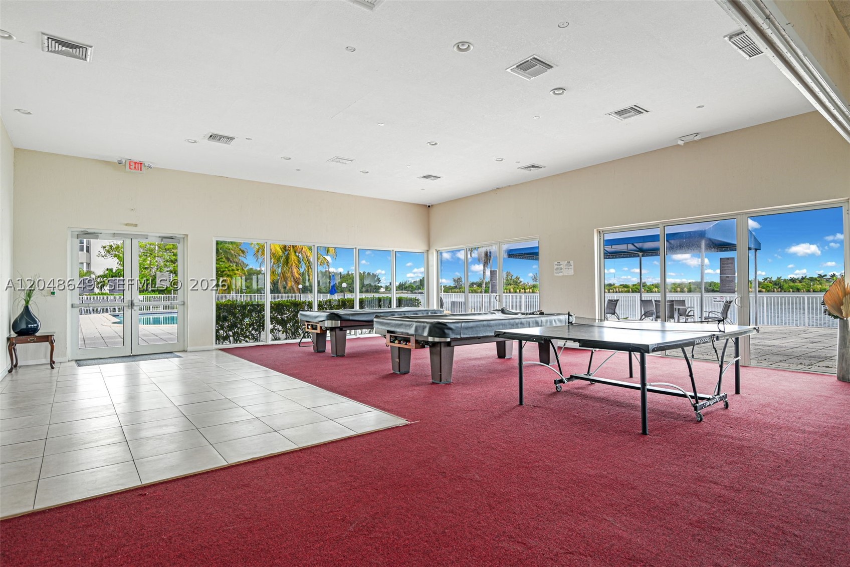 ROYAL BAHAMIAN WEST - Residential