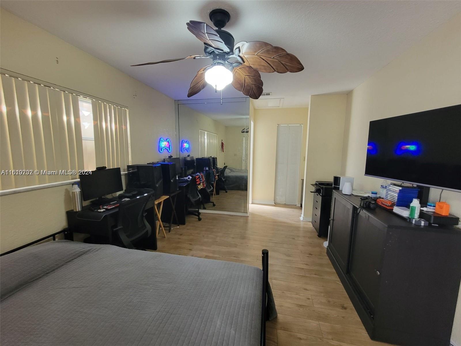 CRYSTAL LAKE 4TH SEC - Residential