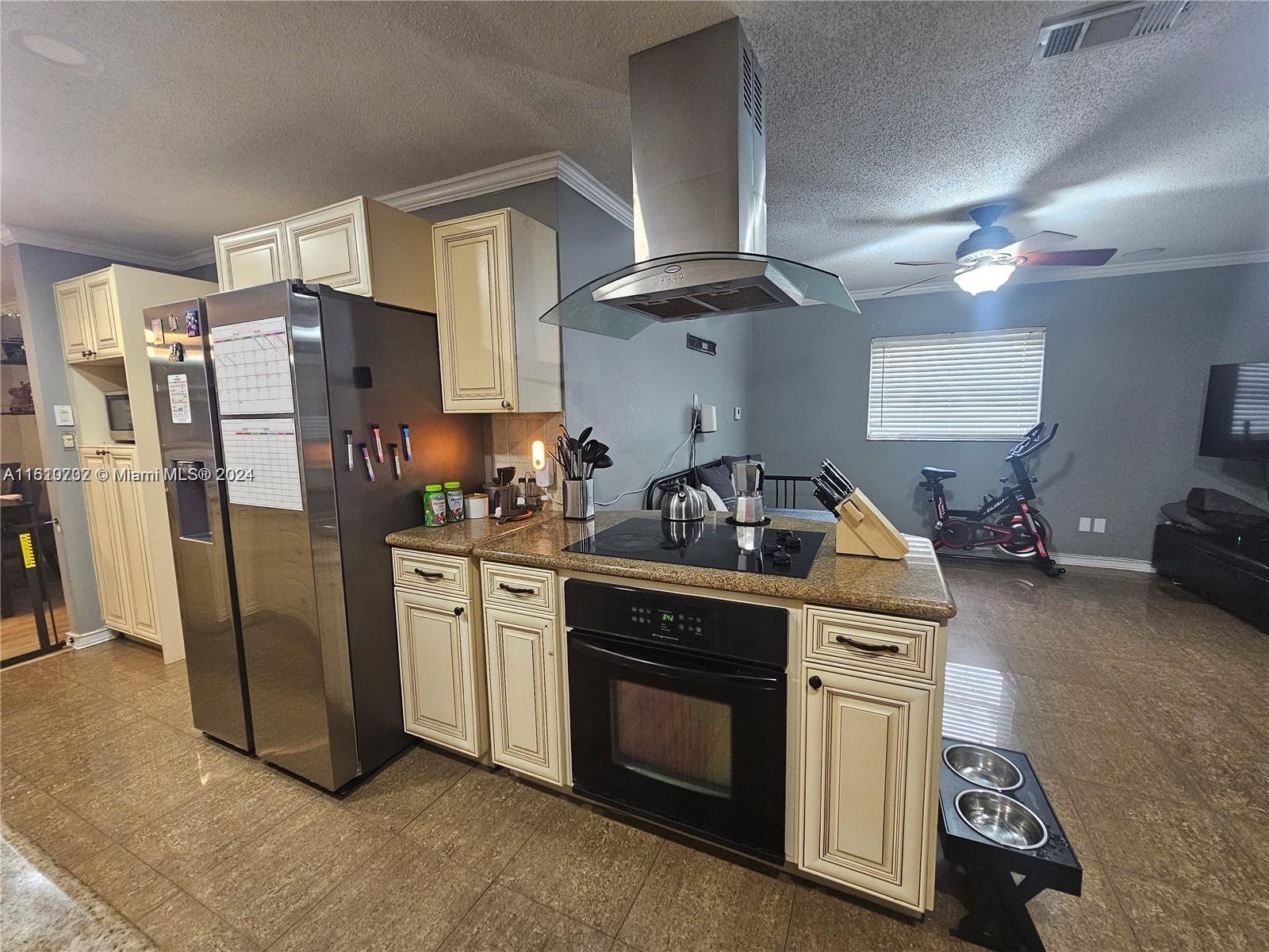 CRYSTAL LAKE 4TH SEC - Residential