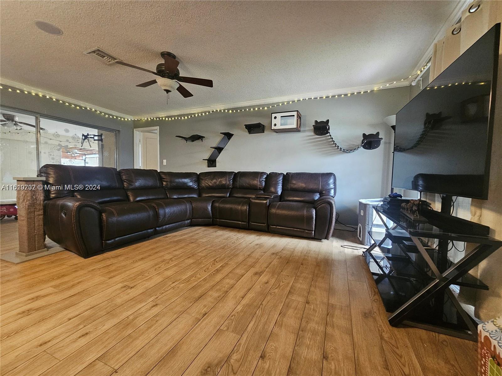 CRYSTAL LAKE 4TH SEC - Residential