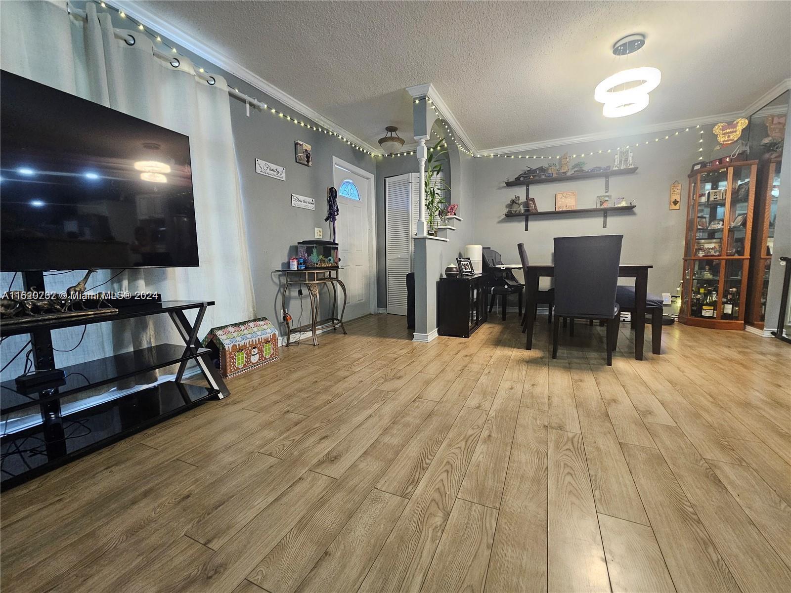CRYSTAL LAKE 4TH SEC - Residential