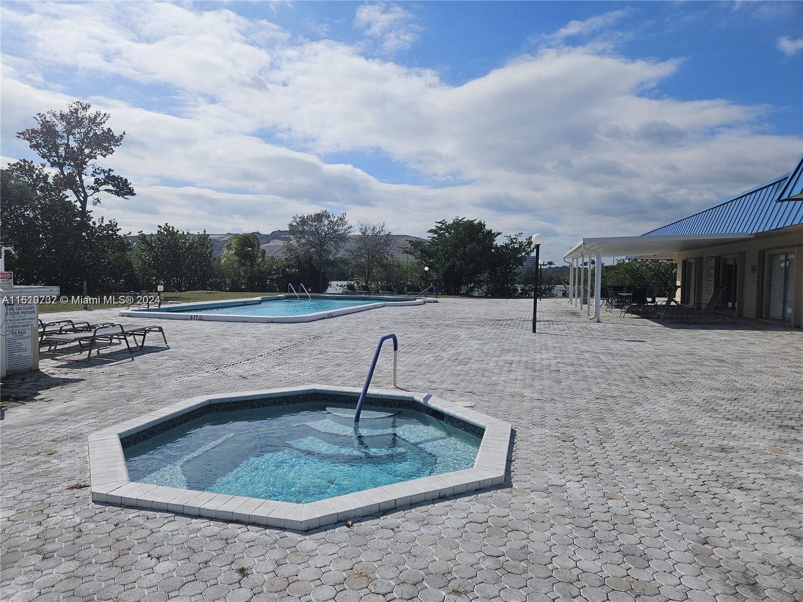 CRYSTAL LAKE 4TH SEC - Residential