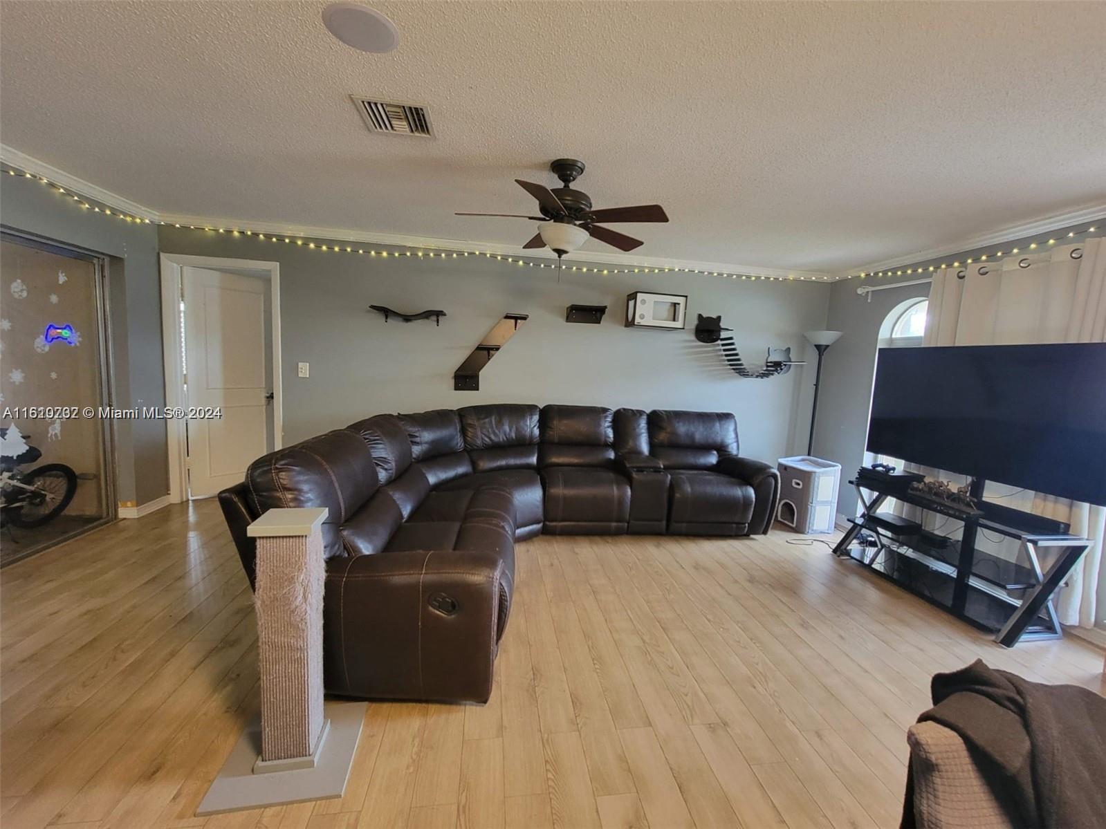 CRYSTAL LAKE 4TH SEC - Residential